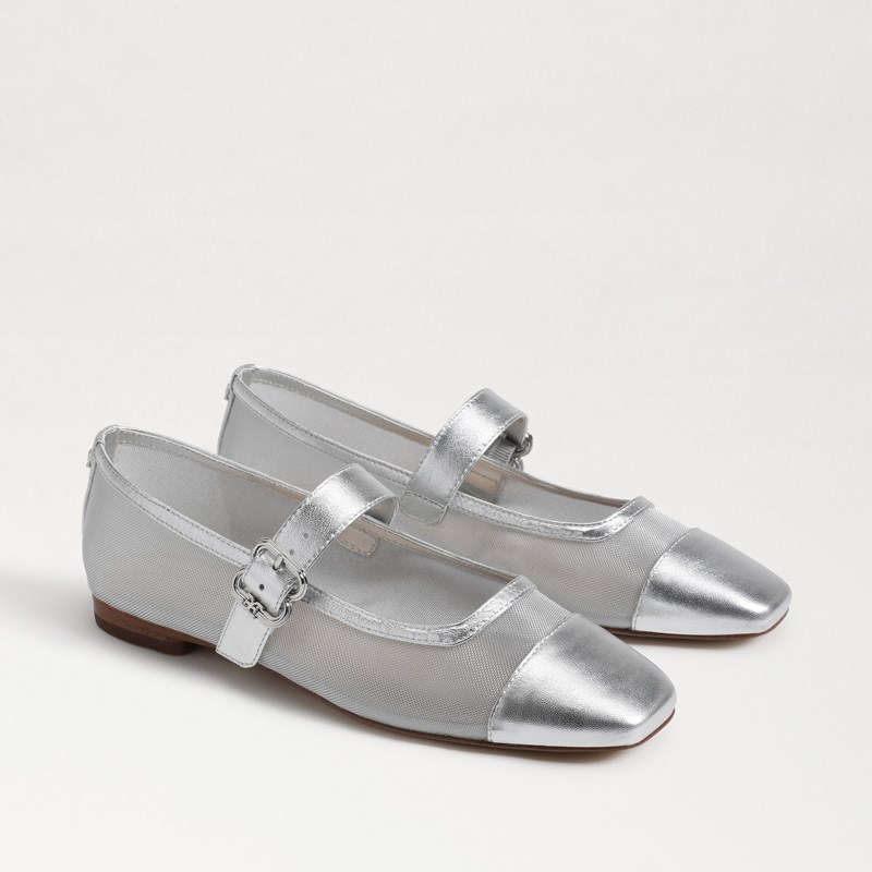 Miranda Mary Jane Flat