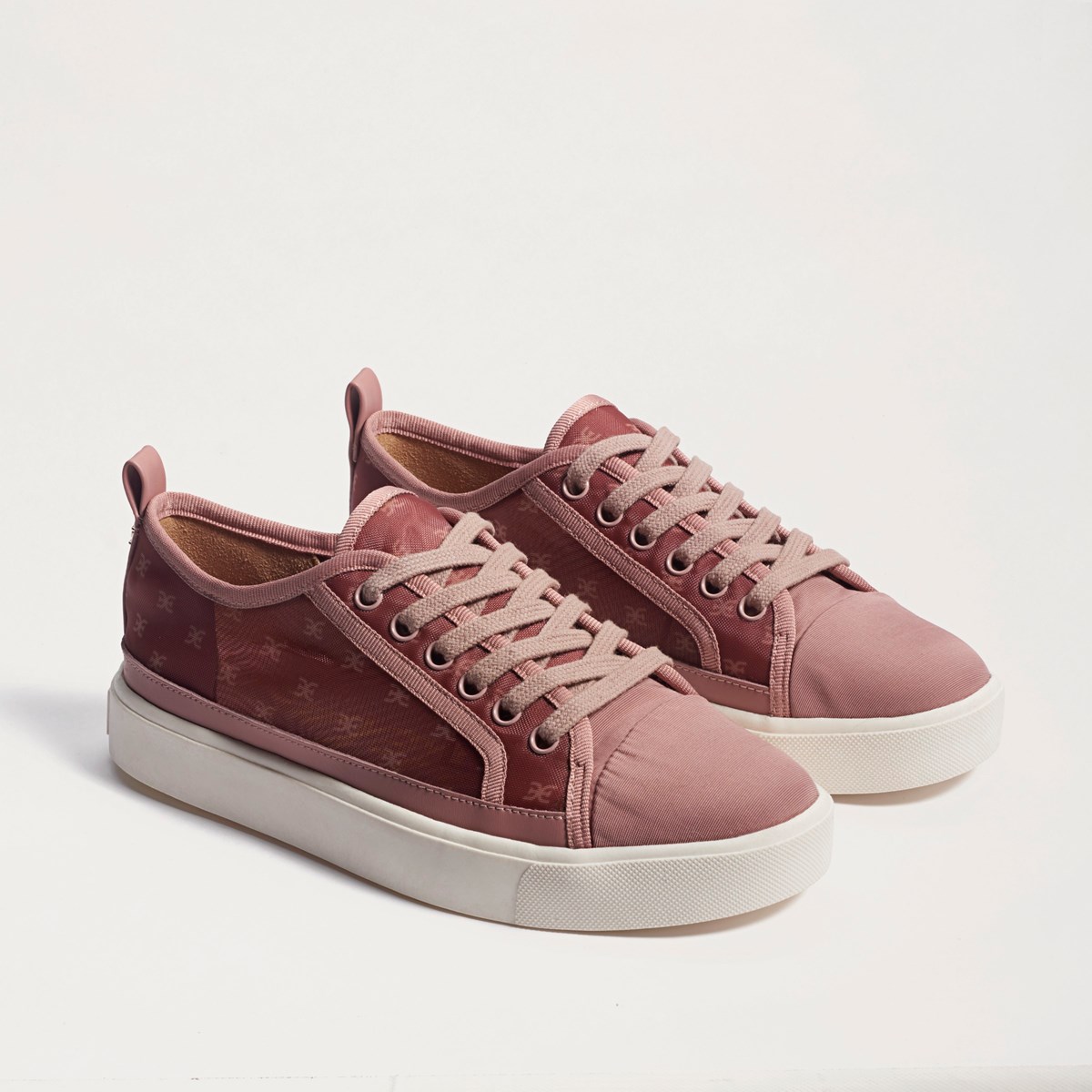 low lace up sneakers
