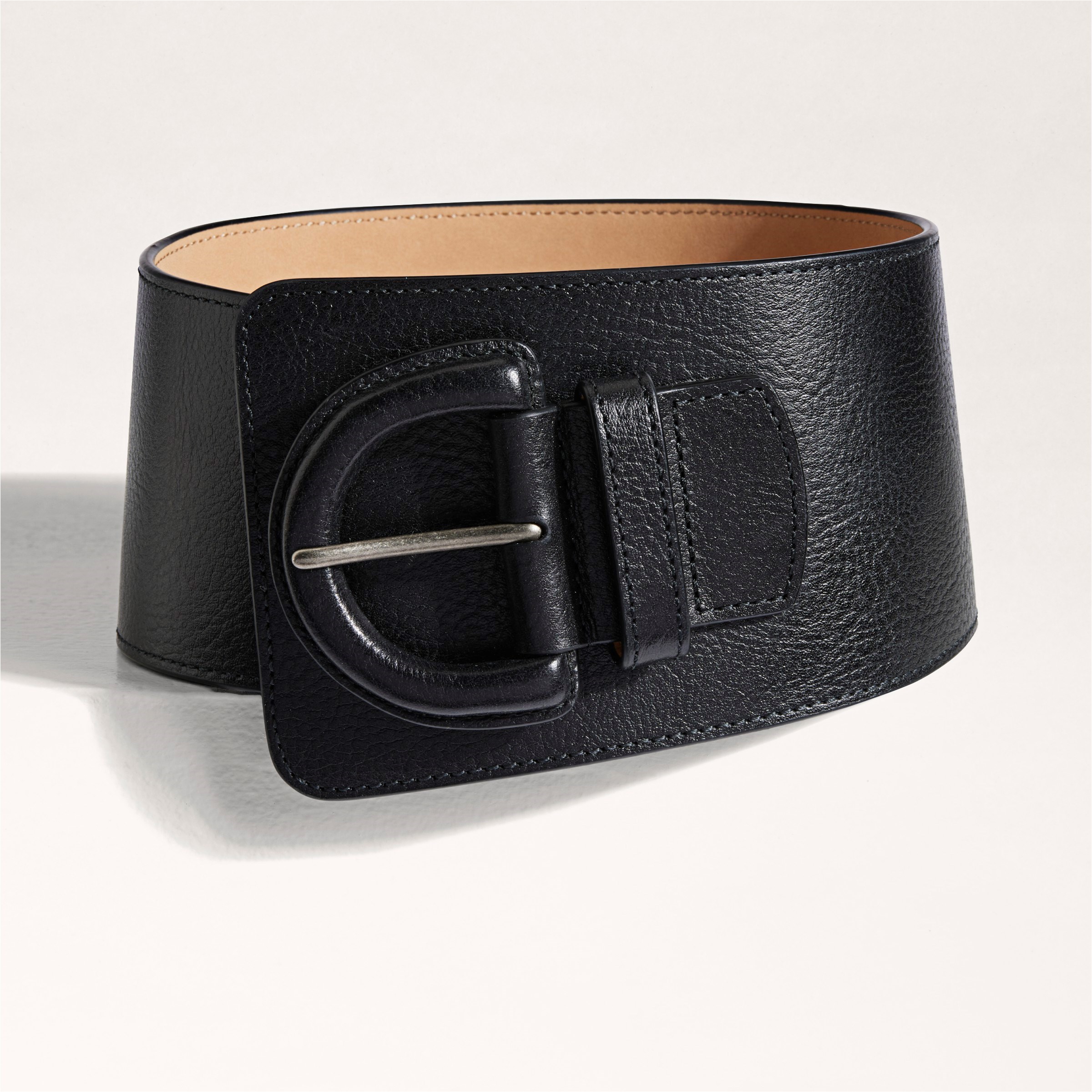 Slimming Belt/Corset Available To order 𝐖𝐡𝐚𝐭𝐬𝐀𝐩𝐩 𝐮𝐬 - 504 45340 /  50466186 Visit our website www.afeefonline.com to order 𝐏𝐚𝐲 𝐜𝐚𝐬𝐡  𝐨𝐧…